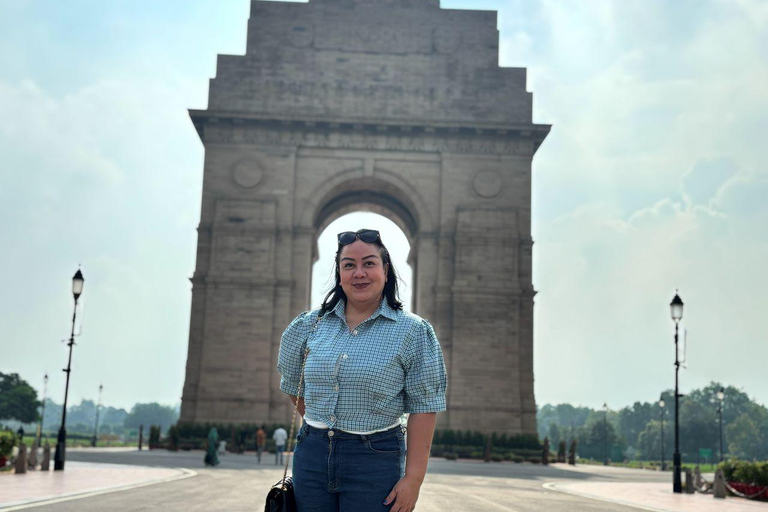 Delhi: Guided Shopping Tour Experience with Female Expert Exclusive Full-Day Shopping Tour with Female Expert Guide