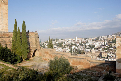 Alhambra Surroundings: History, Architecture and Legends