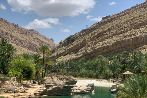 Muscat: Wahiba Desert &amp; Wadi Bani khalid Private Tour+Lunch