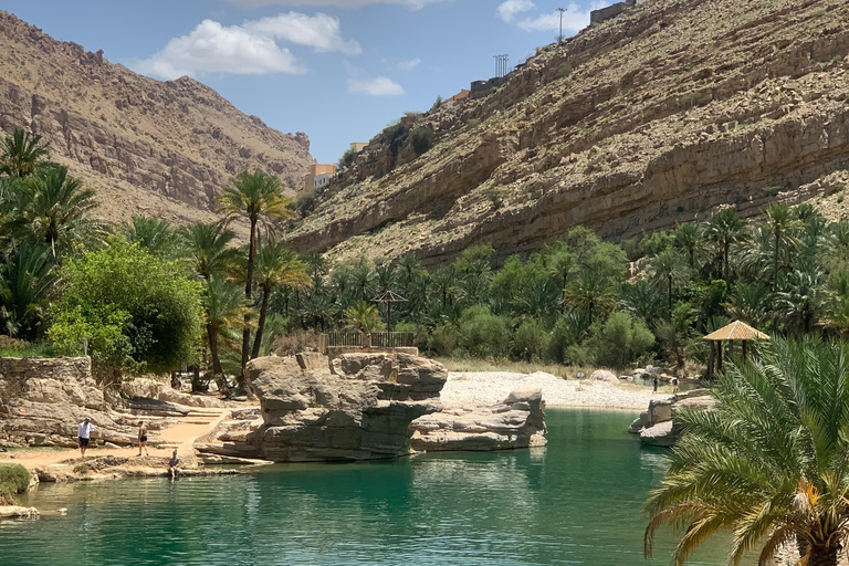 Muscat: Wahiba Desert &amp; Wadi Bani khalid Private Tour+Lunch