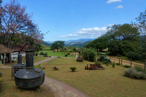 Paraty: Jeep Tour with Waterfalls, Distilleries and Tasting Paraty: Jeep Tour with Waterfalls, Distilleries, and Tasting