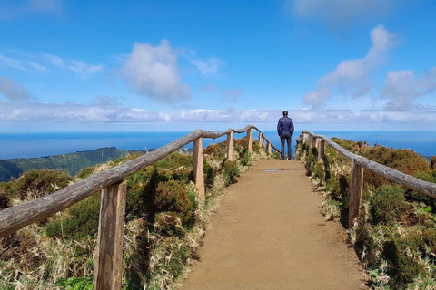 Açores : Circuit de 2 jours à São Miguel pour les volcans de l'Ouest et de l'EstCircuit de 2 jours sur l'île INCLUANT les déjeuners