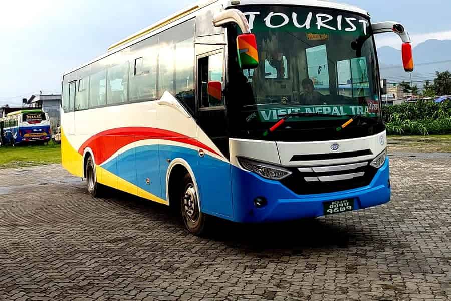 Pokhara: Transfer nach Kathmandu (luxuriöser Sofasitzerbus). Foto: GetYourGuide