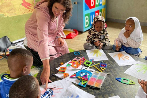 Zanzíbar: visita a una escuela local con participación en claseZanzíbar: tour por una escuela local con participación en clase