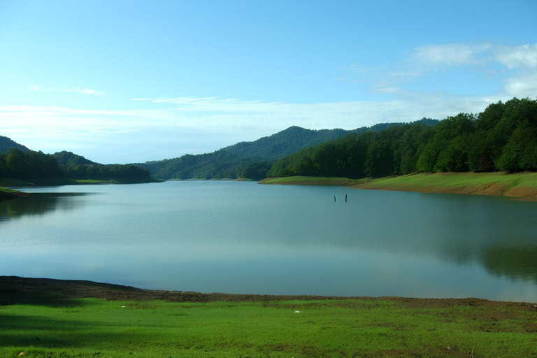 Tour particular pelo lago Lankaran KhanbulanTour particular por Lankaran Khanbulan