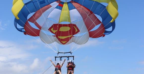 Barcelona: Parasailing with 360º Panoramic Skyline Views