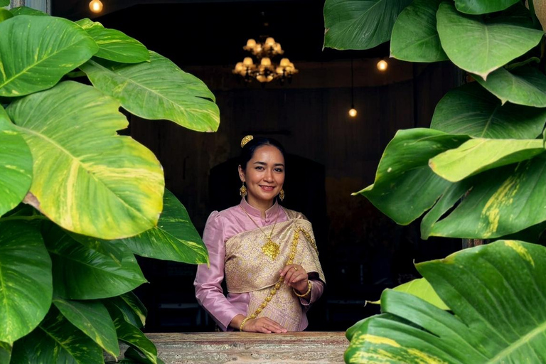 Vientiane: Premium Traditional Costume Photoshoot Vientiane: Premium Traditional Costume Photoshoot