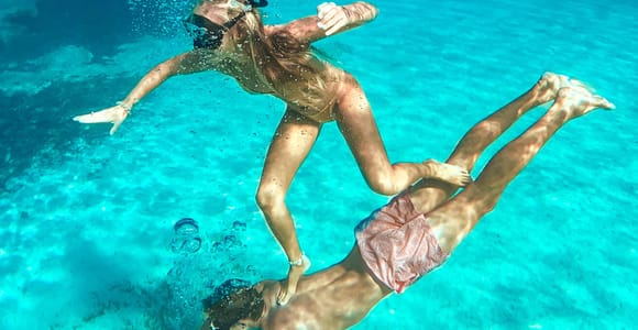 Šibenik: Bootstour durch die Inselgruppe mit Schnorcheln und Wein