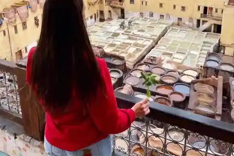 Friend tour guide to Fes Medina private walking tour