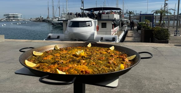 Valencia: Catamaran Cruise, Paella Lunch and Swim Stop