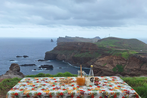 Madeira: Paseo por la Levada de Caniçal con Degustación de Poncha