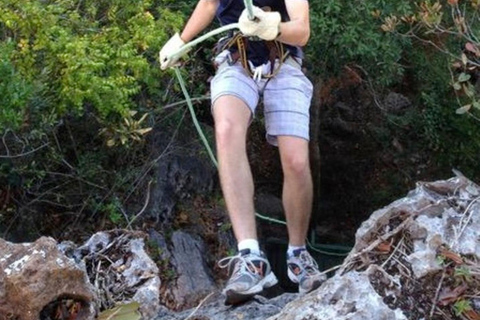 Nadi: zjazdy na linie, tyrolka i wycieczka do jaskiń z posiłkiemNadi: Zjazd na linie, tyrolka i zwiedzanie jaskiń z posiłkiem