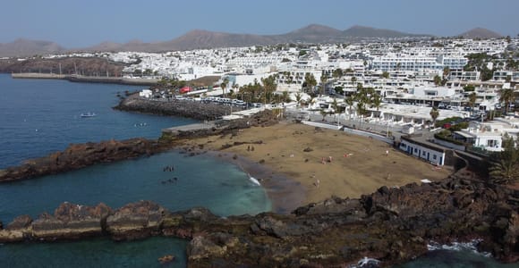 Tias: Guided Snorkeling Tour in Playa Chica