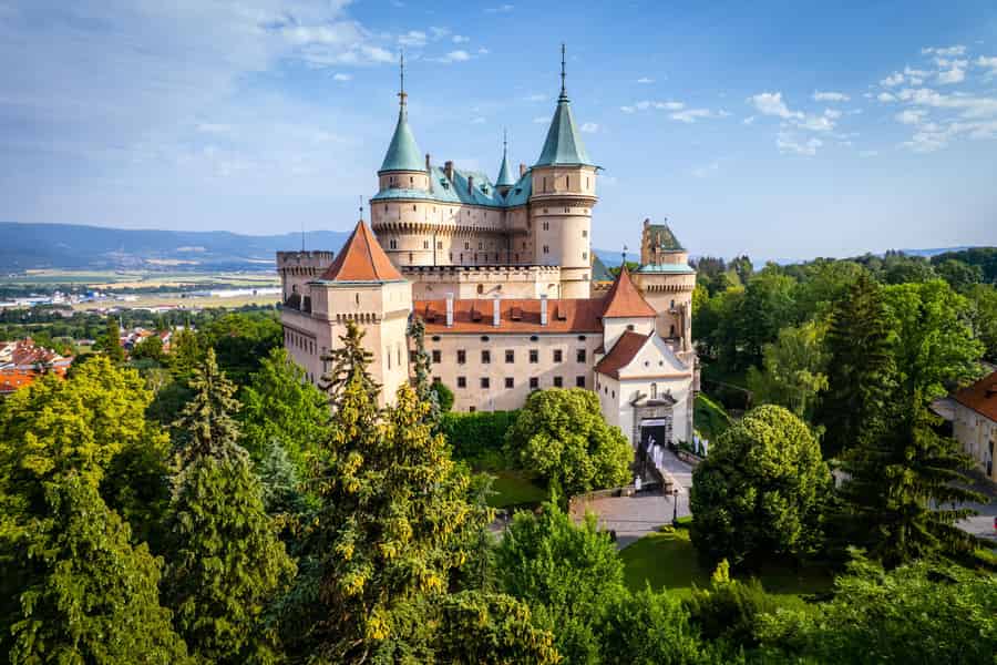 Von Bratislava aus: Slowakische Schlösser & Städte Geführte Tagestour. Foto: GetYourGuide