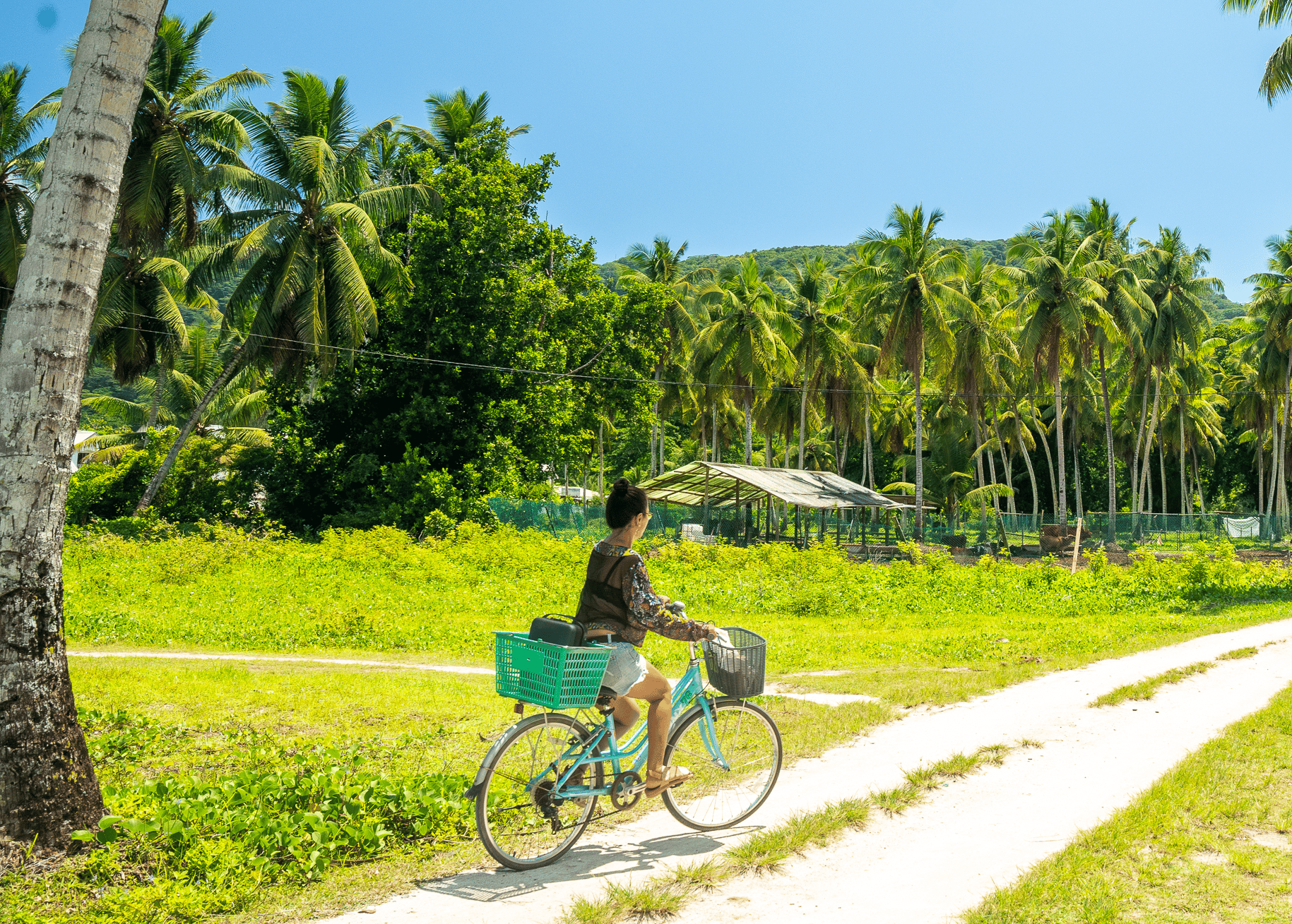 Von Mahé: La Digue Bootsfahrt mit Fahrradverleih