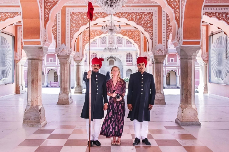 Jaipur: Prywatna wycieczka samochodem i kierowcą po Różowym MieścieJaipur: Prywatna wycieczka po Różowym Mieście z profesjonalnym przewodnikiem