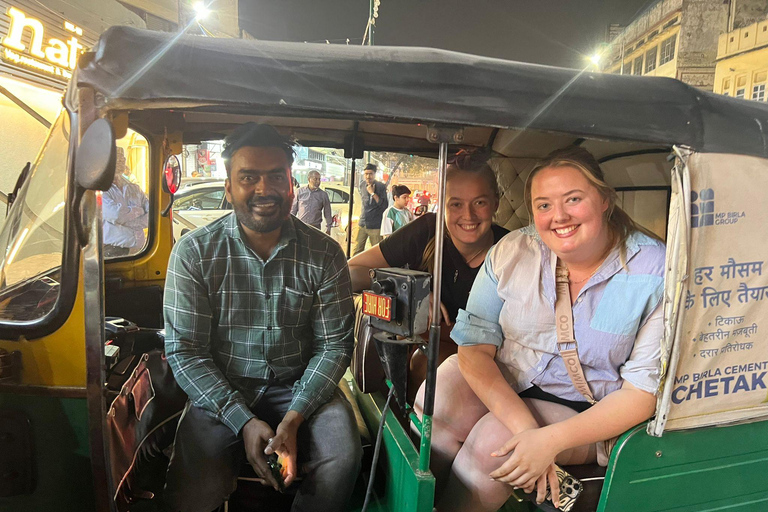 Jaipur: Tour noturno de Tuk-Tuk com um motorista local amigávelTuk-Tuk noturno