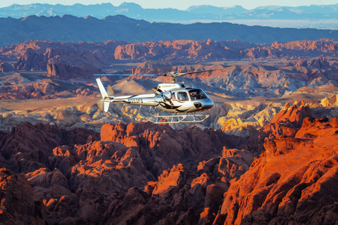 Las Vegas: Tour in elicottero del Grand Canyon e atterraggio nella Valle del Fuoco