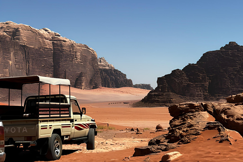 Excursion en jeep sur les lieux de tournage emblématiques du Wadi RumDemi-journée et thé au coucher du soleil