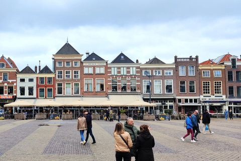 Delft: Guided Walking Tour with a Local