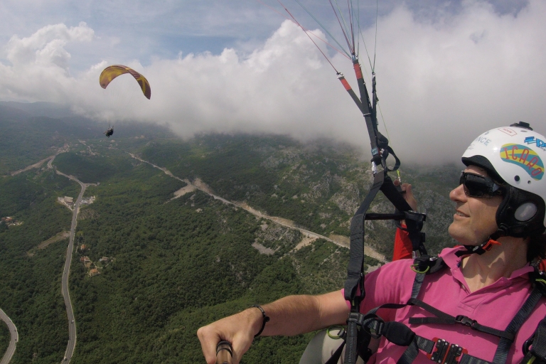 Budva oder Petrovac: Paragliding-ErlebnisGleitschirmfliegen in Montenegro Das beste Erlebnis