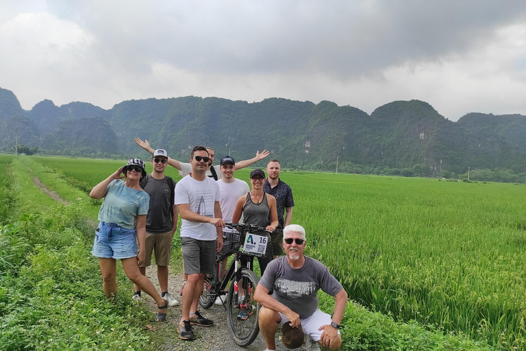 Excursión de lujo de un día a Ninh Binh desde Hanoi (Trang An - Hoa Lu)