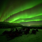 Abisko: Persecución de Auroras con Motos de Nieve