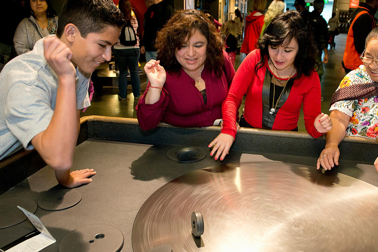 Bilet do Exploratorium w San Francisco: ponad 700 interaktywnych eksponatów.Bilet wstępu bez kolejki w ciągu dnia