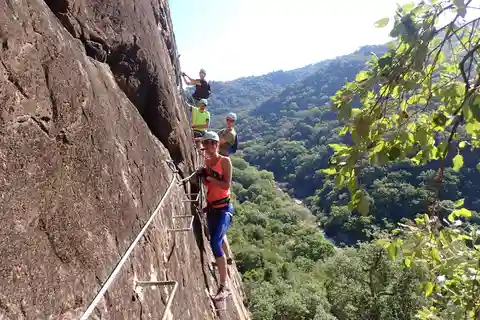 Vanuit Estepona: Klimtocht Vía ferrata El Caimán met gids