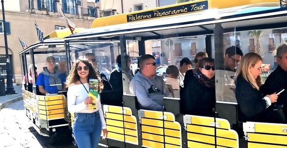 Palermo: Sightseeing bus pass and tourist train to discover the city