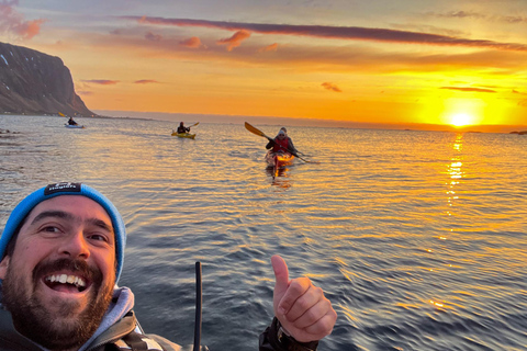 إيجوم: جولة جزر لوفوتن منتصف الليل صن كاياك