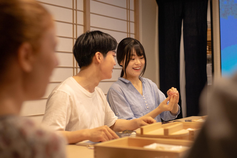 Tokyo : Expérience de fabrication de sushis avec un repas et un souvenir