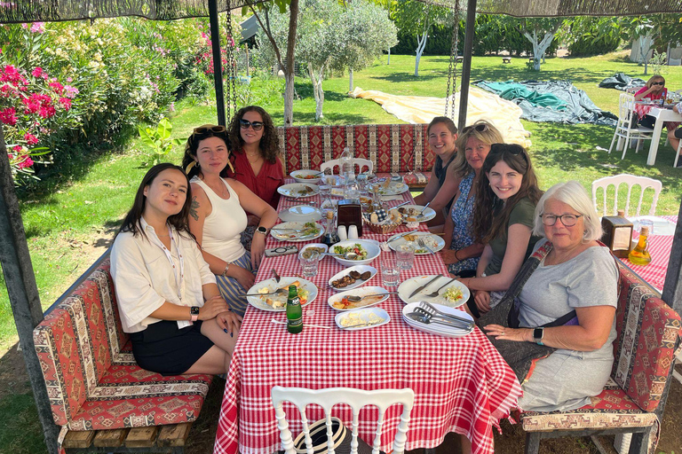 Kusadasi: Pottery Painting & Wine Tasting Tour from Port