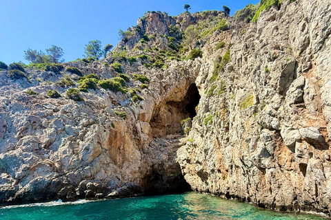 Can Picafort: 2h Private Boat Tour with Swim-Snorkel & Caves Can Picafort: Private Boat Tour 2 h - Höhlen/ Beach