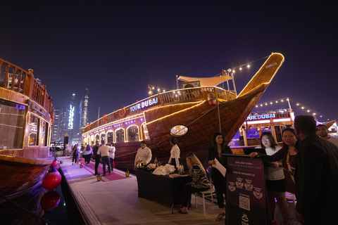 迪拜：码头豪华游艇巡游，搭配五星级印度晚餐