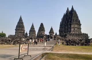 Sonnenuntergang in Prambanan & inklusive Ticket für die Ramayana-Ballettvorstellung
