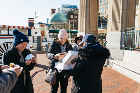 Boston: Wycieczka z przewodnikiem po pysznych pączkach z degustacjąBoston: wycieczka z przewodnikiem po pysznych pączkach z degustacjami