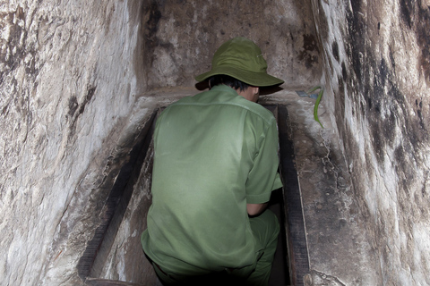 Depuis Hô-Chi-Minh-Ville : tunnels de Cu Chi en VIPVisite VIP des tunnels de Cu Chi et transfert en limousine