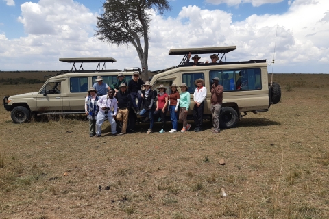 Nairobi: Safari de 4 días en el Maasai Mara y el Lago Nakuru3 noches/4 días en Maasai Mara y Nakuru con visita a la aldea maasai