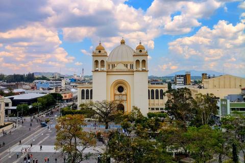 San Salvador Walking Tour:History & Local Food Experience