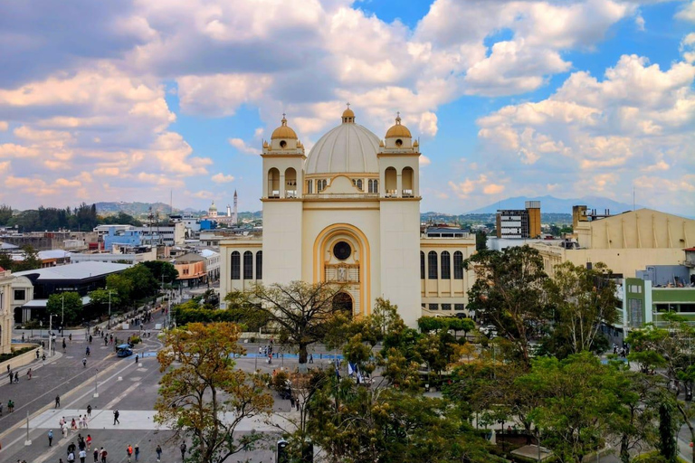 San Salvador Walking Tour:History & Local Food Experience
