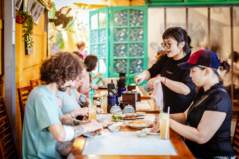 Hoi An Bites Food Tour with 15+ Tastings