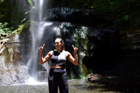 Napuru-watervallen: tour inclusief lunch en transport