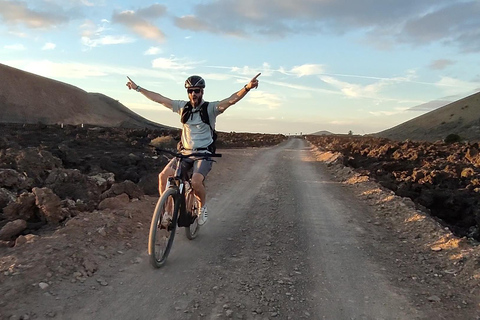Lanzarote: Guided ebike tours of the Timanfaya volcanoes