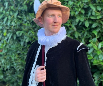 Een rondleiding door Warwick met de geheime minnaar van koningin Elizabeth