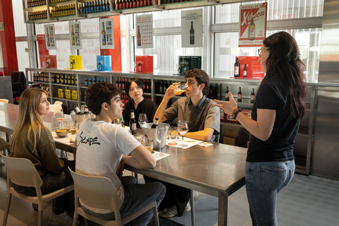 Barcelone : Visite guidée et dégustation de la brasserie Estrella DammVisite en anglais avec dégustation de bières spéciales Hiver-printemps 2025