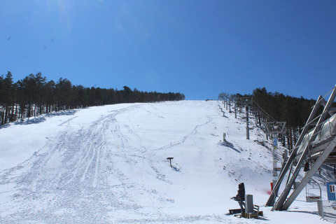 Från Belgrad: Dagstur med snö- och skidupplevelserDagsutflykt från Belgrad med snö- och skidupplevelser - skidpaket