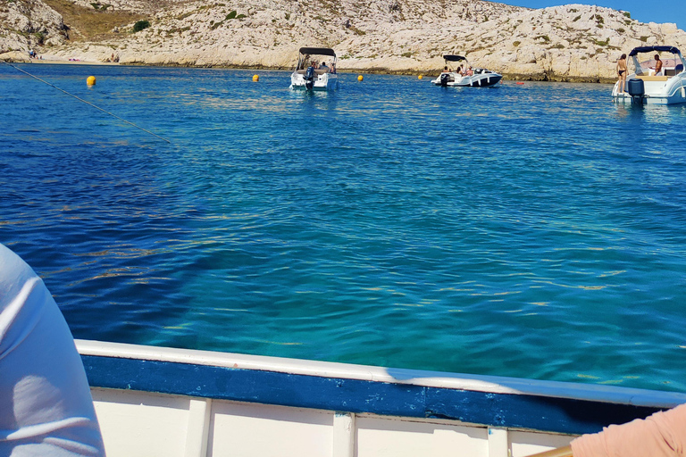 Marseille Boat Tour - See Marseille from the sea in a Pointu Marseille Boat Tour - High Season Rates