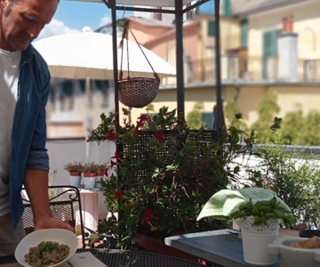 Genova: Homemade Pasta & Pesto Local Chef Class with Wine