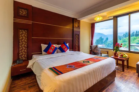 From Hanoi: 2-Day Sapa Tour by Limousine Van and Hotel